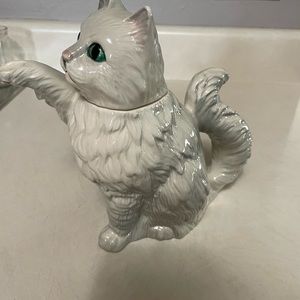 Vintage Beswick Gray/White Teapot